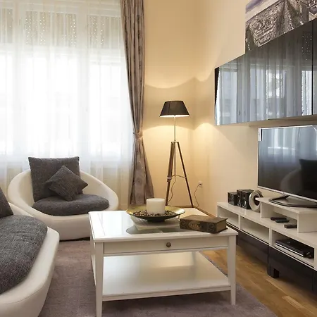 Διαμέρισμα Vaci 12 *