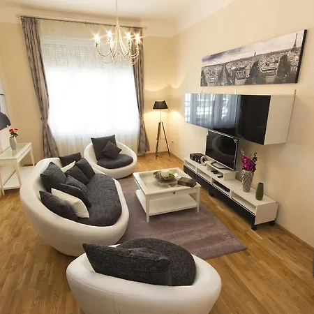 Διαμέρισμα Vaci 12 *