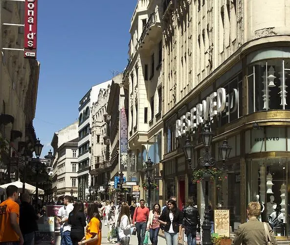 Vaci 12 *
