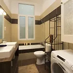 Vaci 12 *