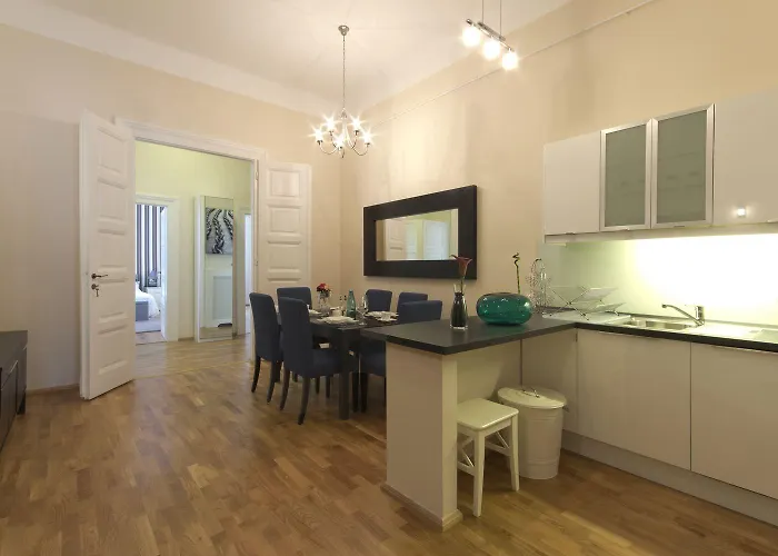 Apartament Vaci 12 *