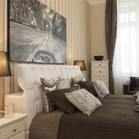 Appartamento Vaci 12 *